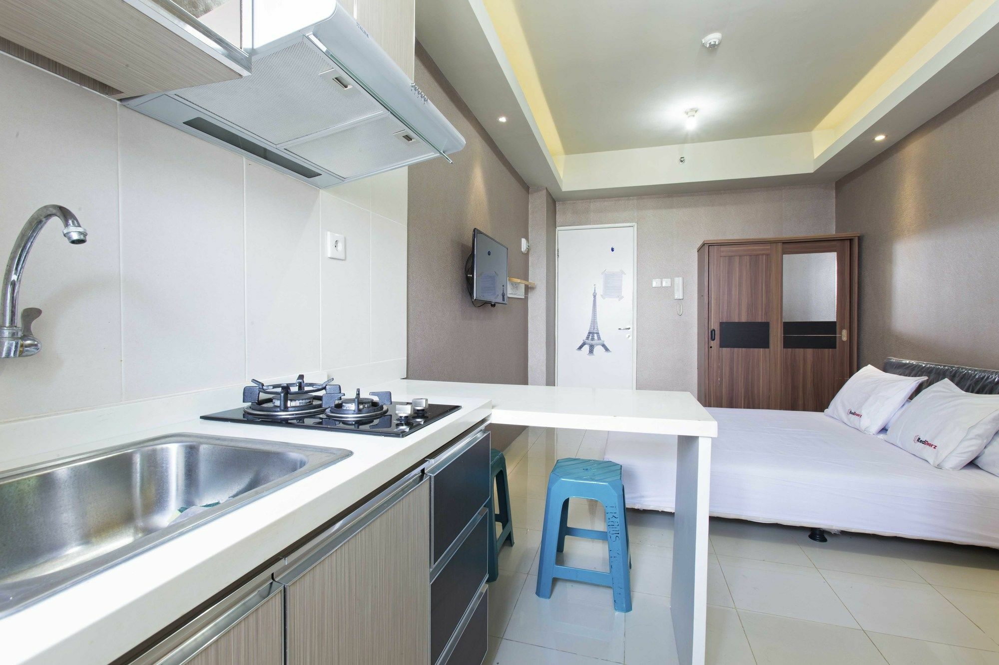 Reddoorz Apartment @ Pegangsaan Kelapa Gading Jakarta Exterior photo